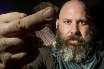 Visuel du podcast : Sage Francis "Jouer en Europe c'est de la douleur et du plaisir" — Sweet Caroline #21