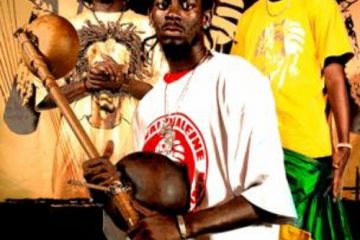Visuel du podcast : Le son des mapanes (Rap du Gabon) — Sweet Caroline #34